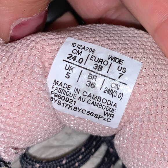 ASICS - Picture 5 of 5